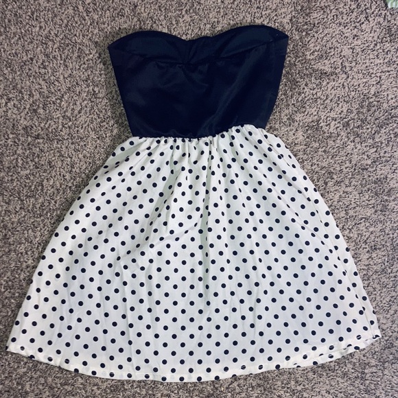 50s Inspired Polkadot Dress - Picture 4 of 4